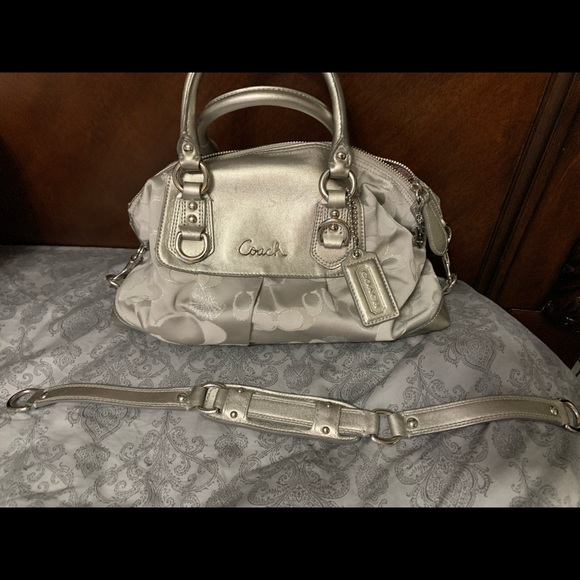 Coach optic Carly tote with butterfly - Picture 1 of 4